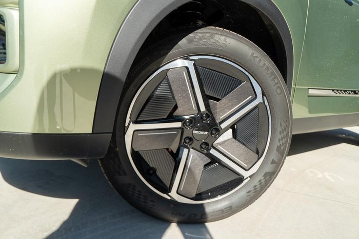 2025 Jaecoo J7 SHS Track