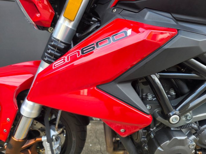 2014 Benelli BN600R RED