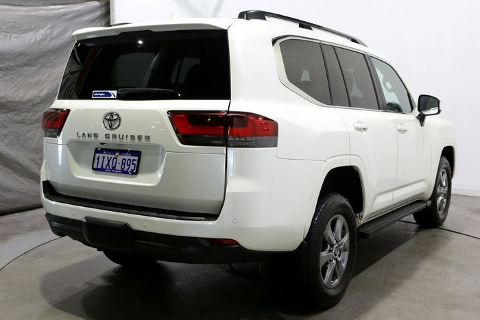 2022 Toyota Landcruiser VX