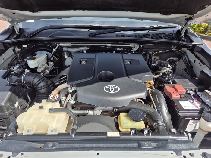 2019 Toyota Hilux SR