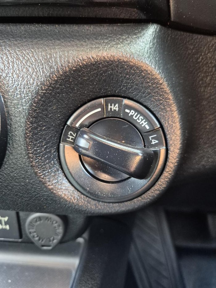 2019 Toyota Hilux SR