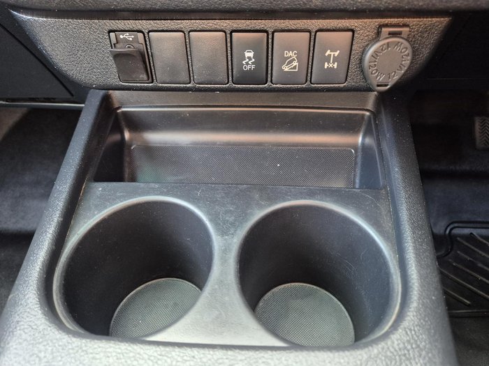 2019 Toyota Hilux SR