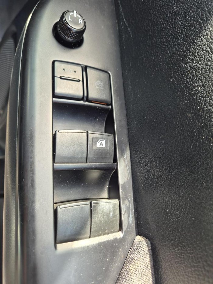 2019 Toyota Hilux SR