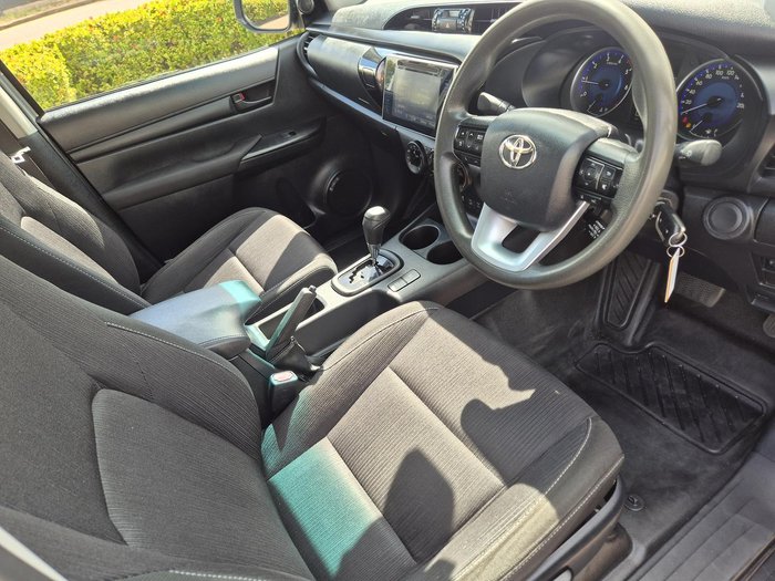 2019 Toyota Hilux SR