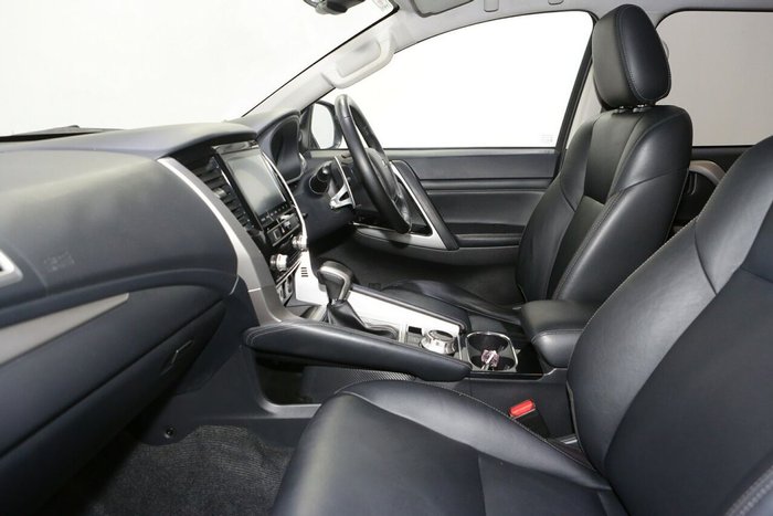 2022 Mitsubishi Pajero Sport GLS