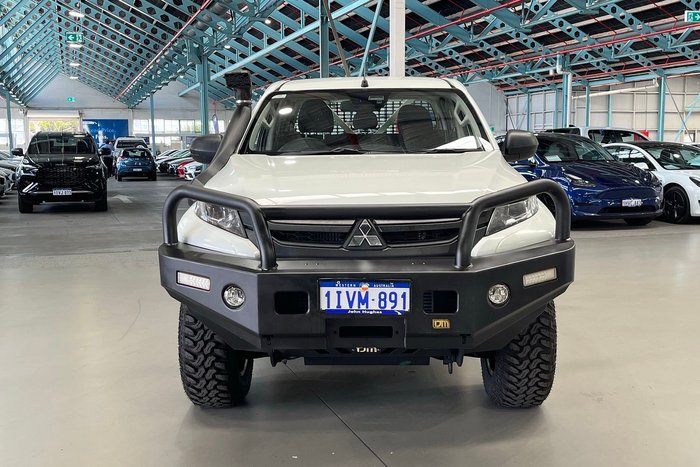 2022 Mitsubishi Triton GLX