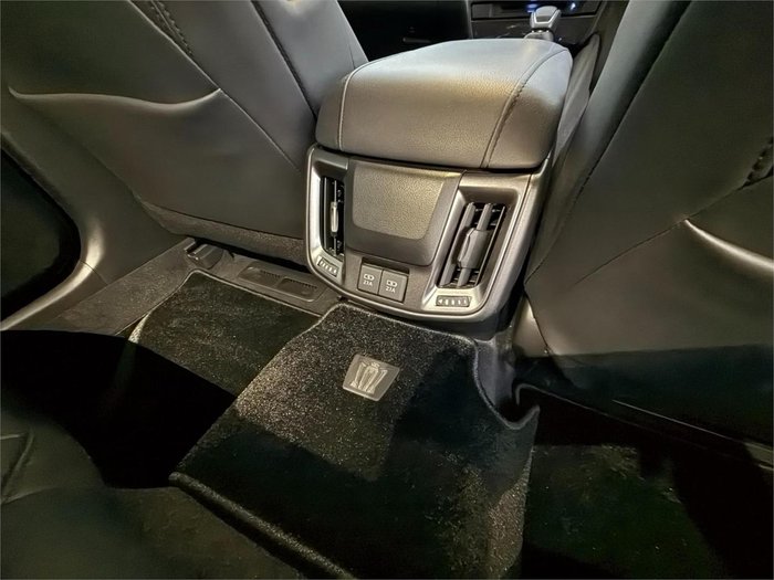 2021 Toyota Crown Hybrid RS Advance