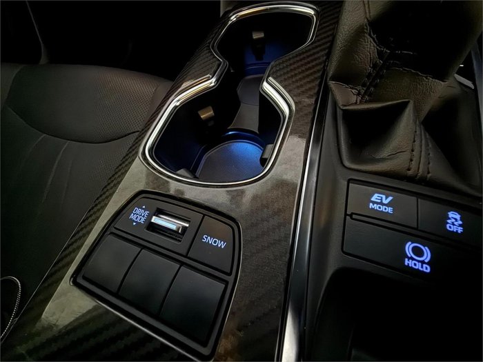 2021 Toyota Crown Hybrid RS Advance