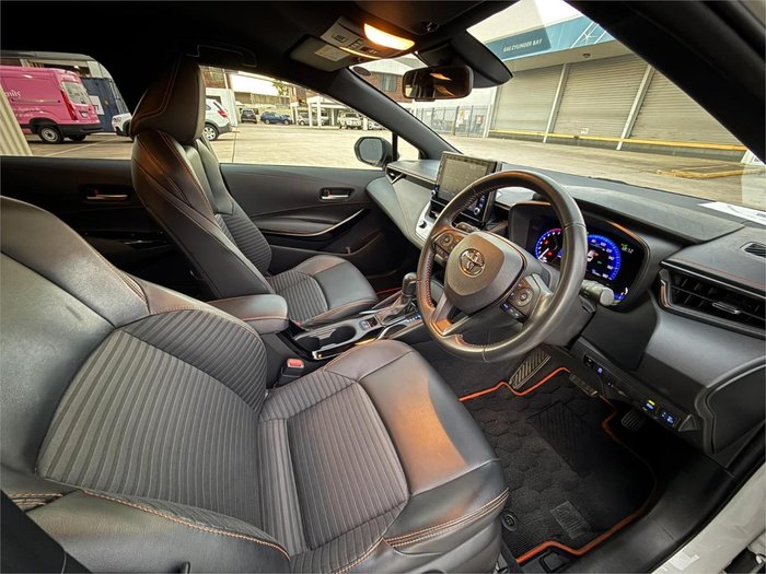 2022 Toyota Corolla Touring WxB Hybrid