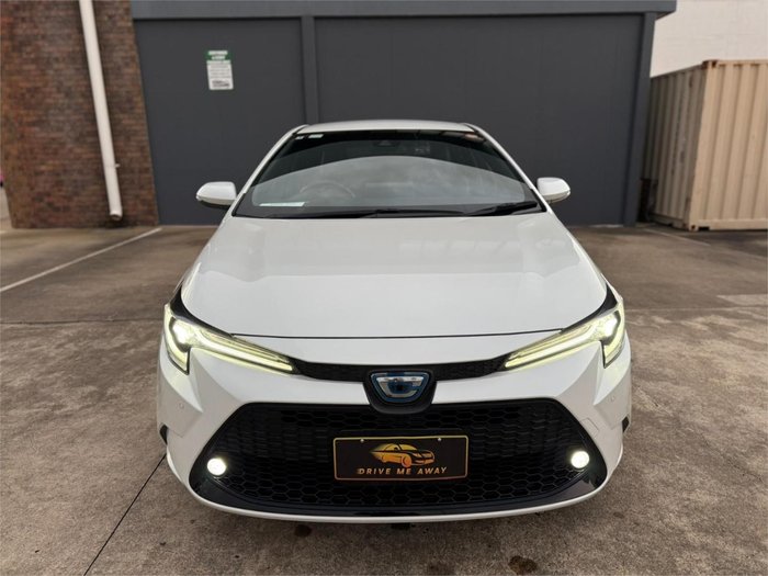2022 Toyota Corolla Touring WxB Hybrid