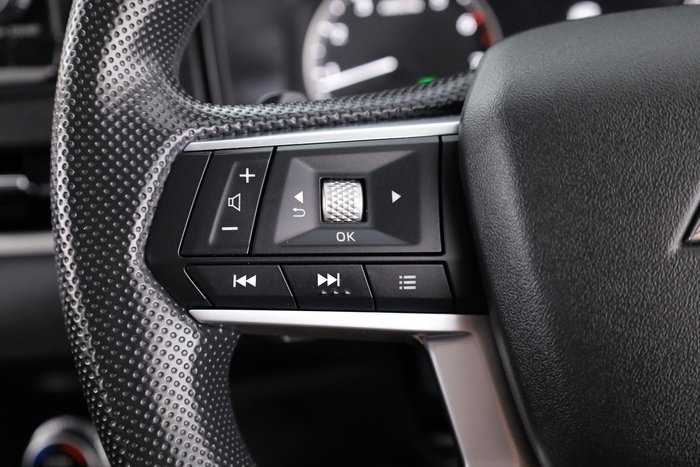 2023 Mitsubishi Outlander ES