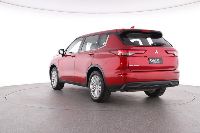 2023 Mitsubishi Outlander ES