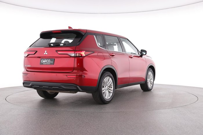 2023 Mitsubishi Outlander ES