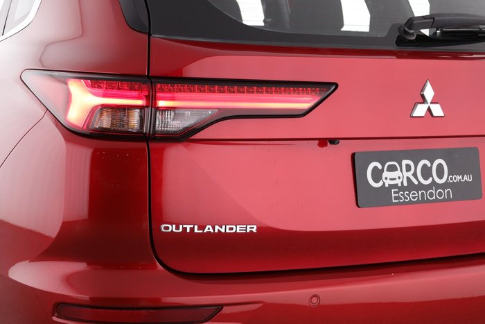 2023 Mitsubishi Outlander ES