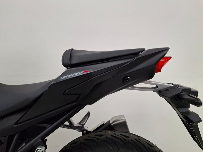 2025 Honda CB750 (HORNET) Black