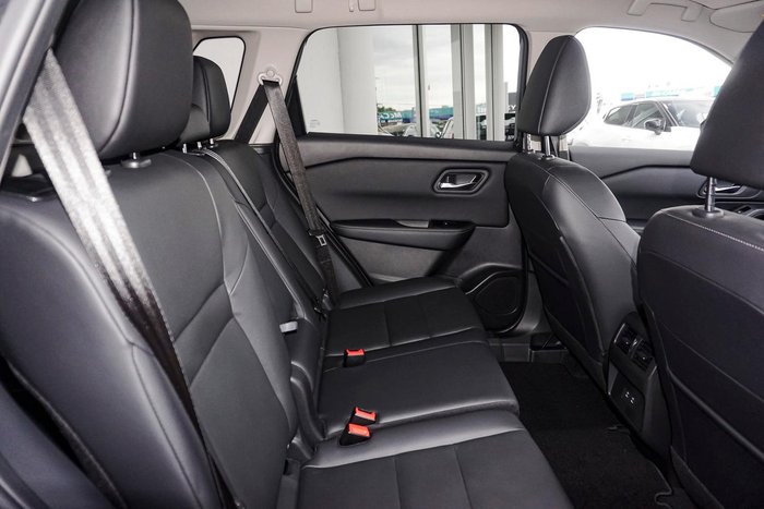 2025 Nissan X-TRAIL ST-L