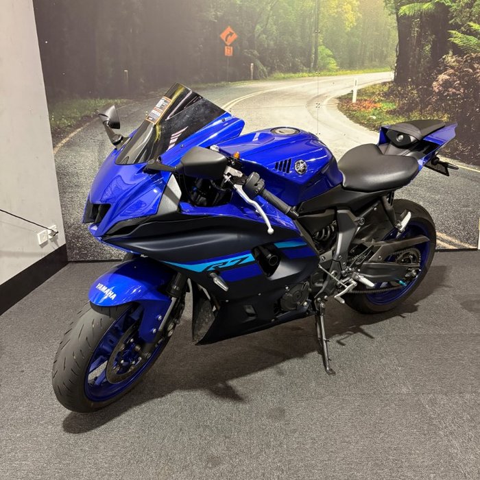 2024 Yamaha YZF-R7LA Blue