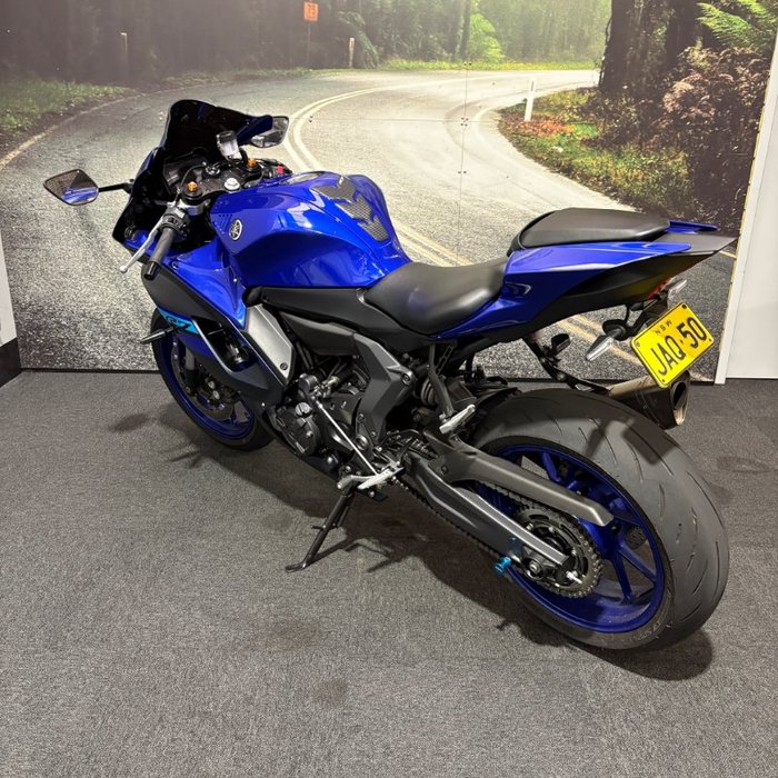 2024 Yamaha YZF-R7LA Blue