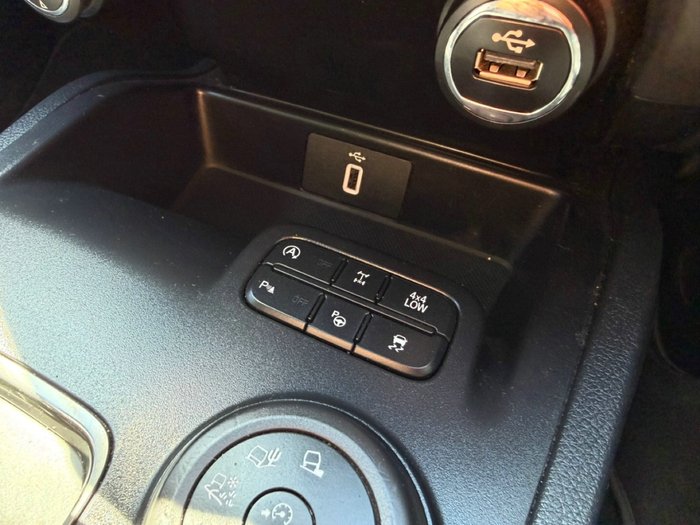 2018 Ford Everest Titanium