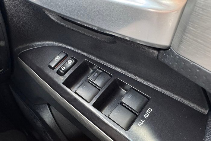 2017 Toyota Landcruiser Sahara VDJ200R 4X4 Dual Range Eclipse Black