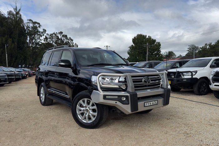 2017 Toyota Landcruiser Sahara VDJ200R 4X4 Dual Range Eclipse Black