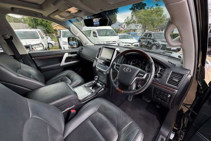 2017 Toyota Landcruiser Sahara VDJ200R 4X4 Dual Range Eclipse Black