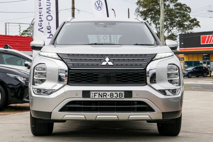 2023 Mitsubishi Outlander LS