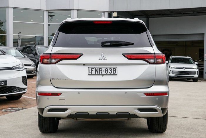 2023 Mitsubishi Outlander LS