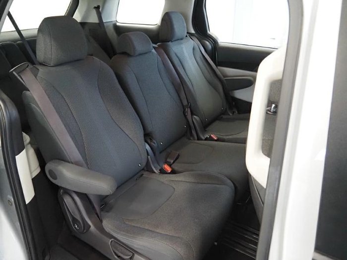 2022 Kia Carnival S
