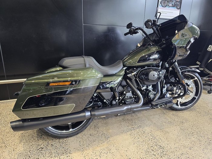 Harley-Davidson Road Glide 117 (FLTRX) Touring
