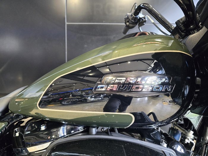 Harley-Davidson Road Glide 117 (FLTRX) Touring