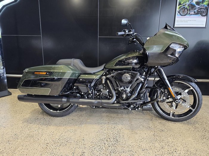 Harley-Davidson Road Glide 117 (FLTRX) Touring
