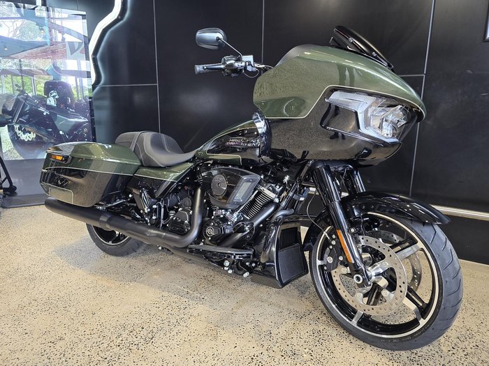 Harley-Davidson Road Glide 117 (FLTRX) Touring