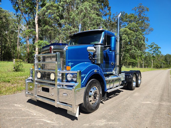 2017 Kenworth T610 SAR