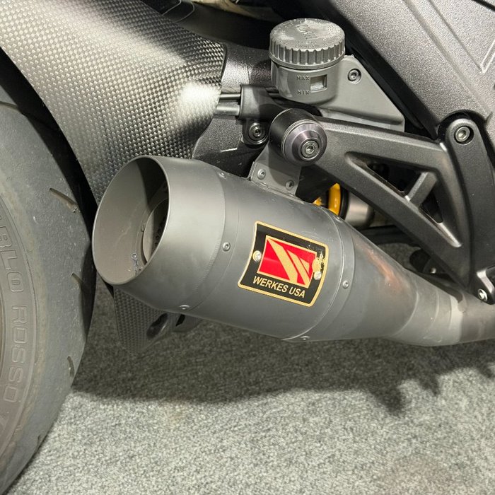 2016 DUCATI DIAVEL CARBON Black