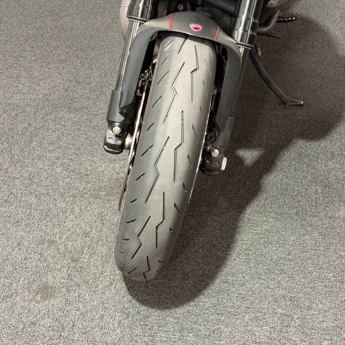 2016 DUCATI DIAVEL CARBON Black