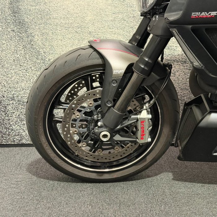 2016 DUCATI DIAVEL CARBON Black