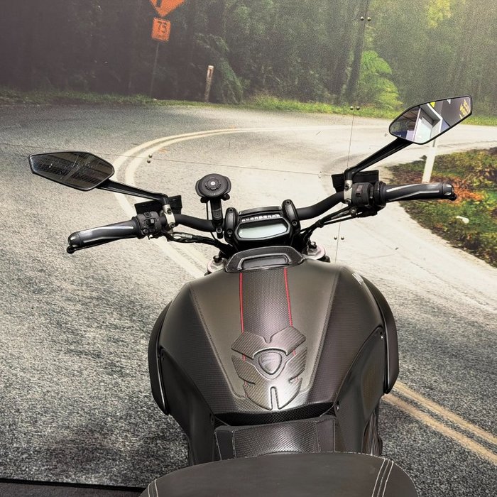 2016 DUCATI DIAVEL CARBON Black