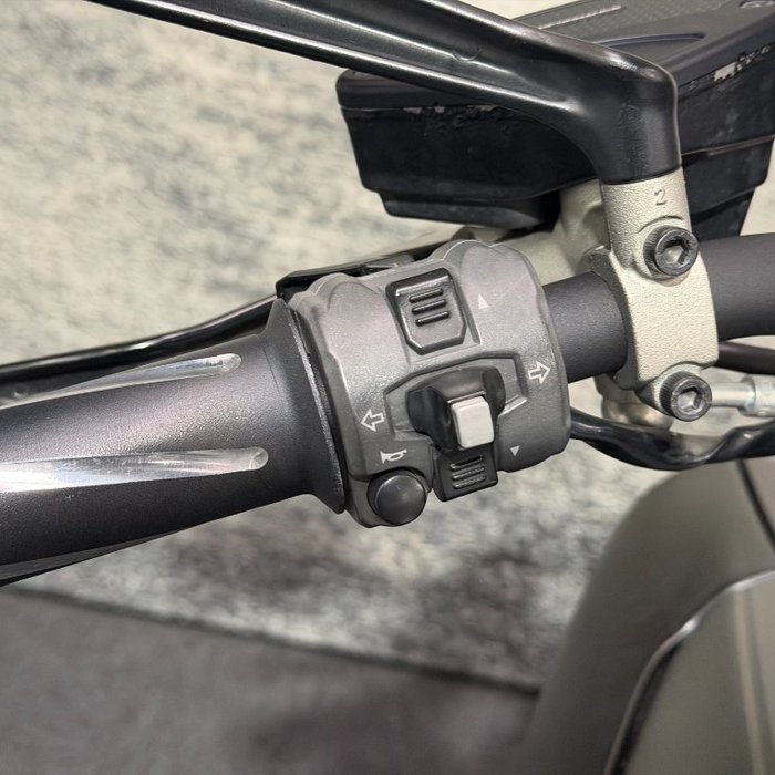 2016 DUCATI DIAVEL CARBON Black