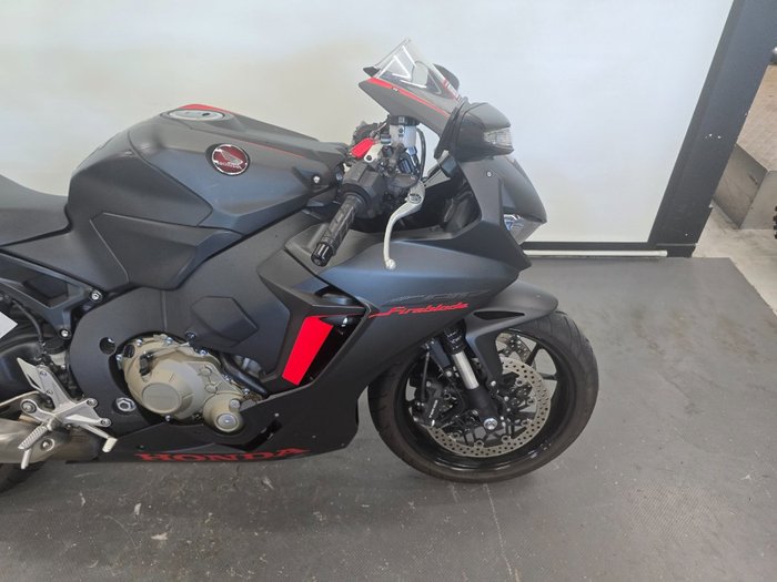 2017 Honda CBR1000RR (FIREBLADE) ABS Red