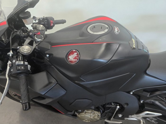 2017 Honda CBR1000RR (FIREBLADE) ABS Red