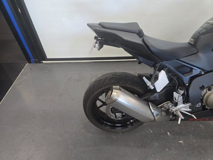 2017 Honda CBR1000RR (FIREBLADE) ABS Red