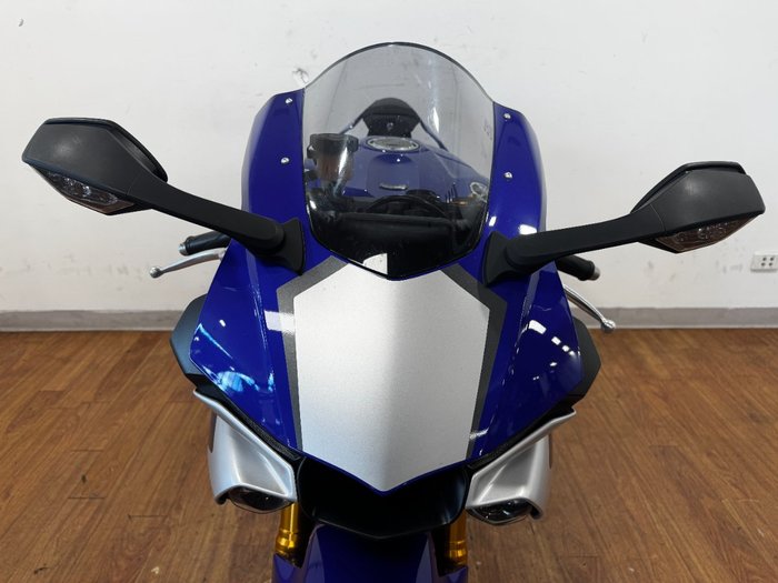 2015 Yamaha YZF-R1 BLUE