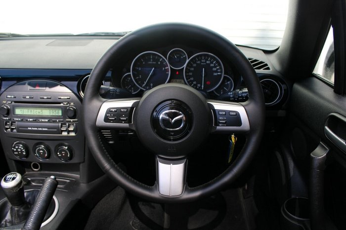 2005 Mazda MX-5