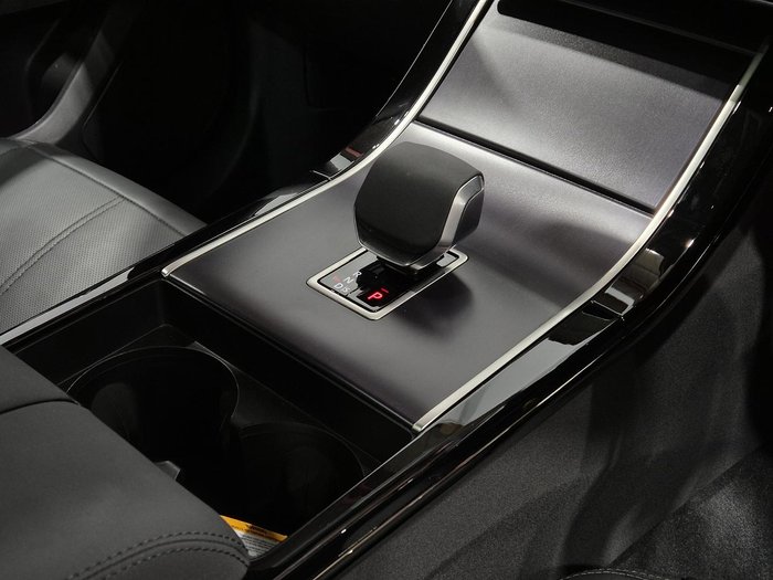 2025 Land Rover Range Rover Velar P250 Dynamic SE L560 MY26 AWD Zadar Grey