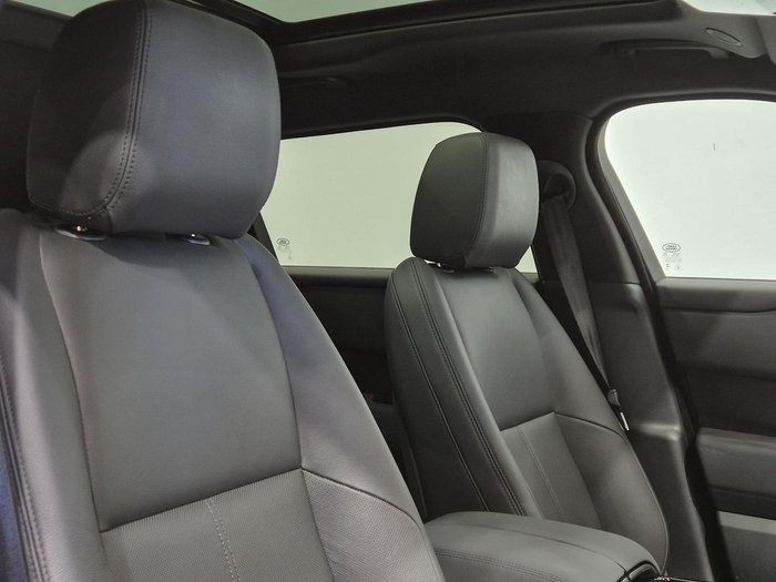 2025 Land Rover Range Rover Velar P250 Dynamic SE