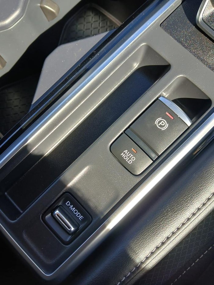 2024 Nissan Pathfinder ST-L