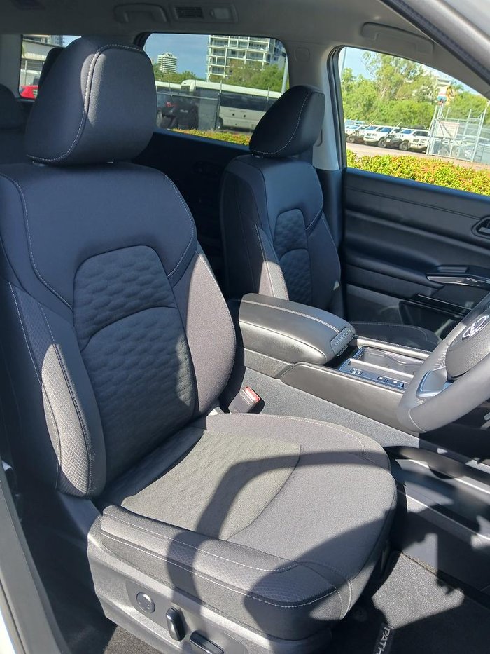 2024 Nissan Pathfinder ST-L
