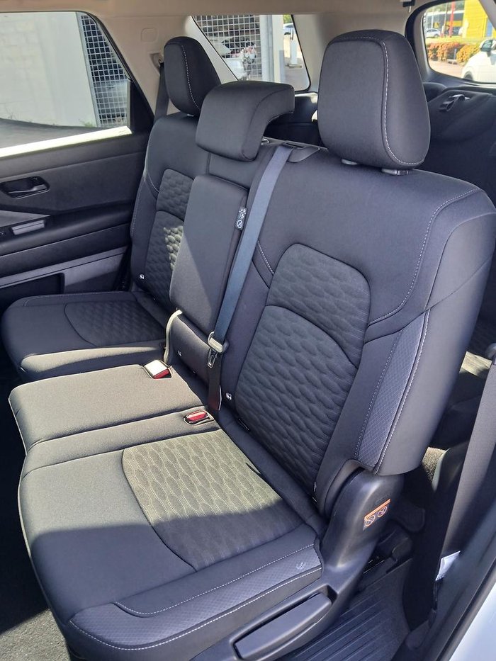 2024 Nissan Pathfinder ST-L