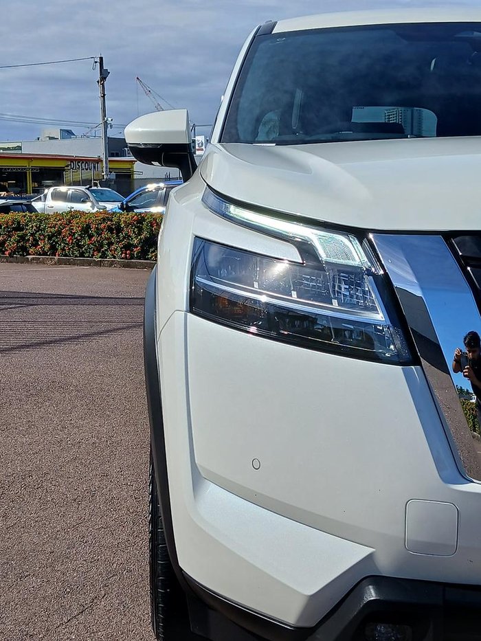 2024 Nissan Pathfinder ST-L